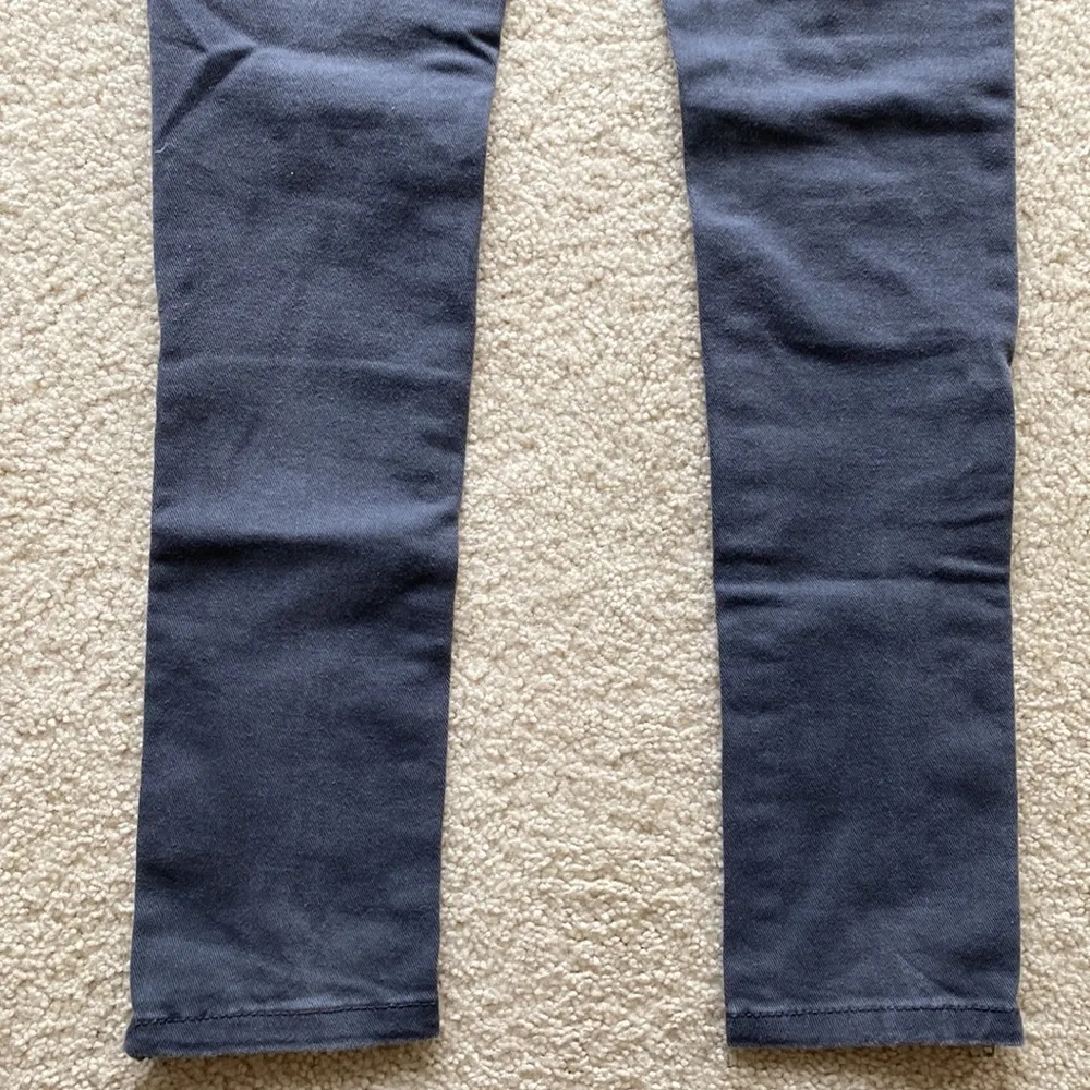 Authentic Y2K, Max Azria collab, size 5, grey zippered jeans midrise - Image 6