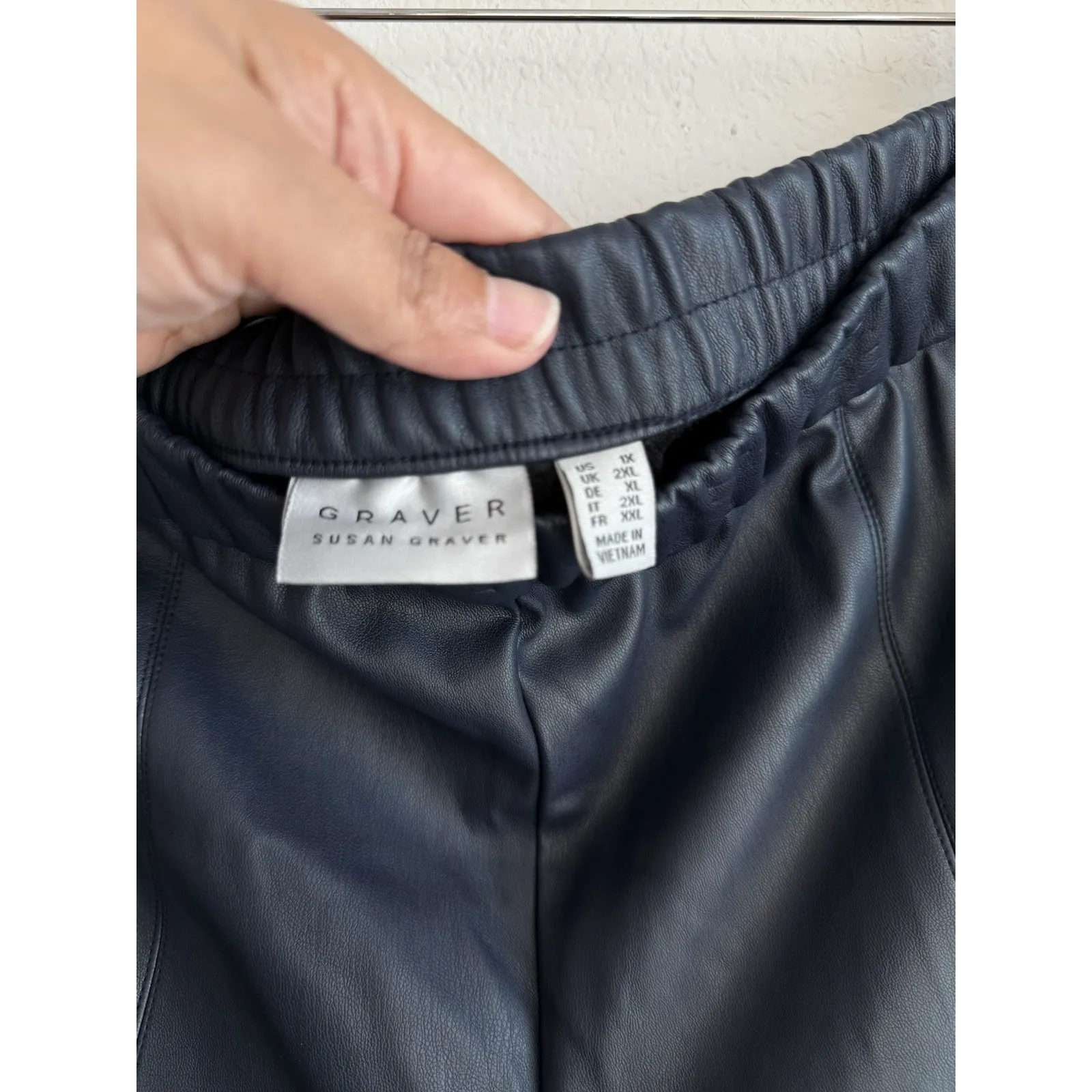 Susan Graver Women's Faux Leather Wide-Leg Crop Pants Dark Navy Size 1X Stretch‎ - Image 5