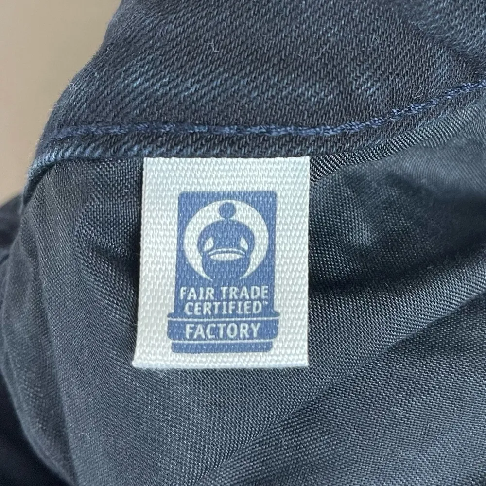 NEW Universal Thread 6 28 High Rise Bermuda Jean Shorts Slim Leg Raw Hem Denim - Image 5