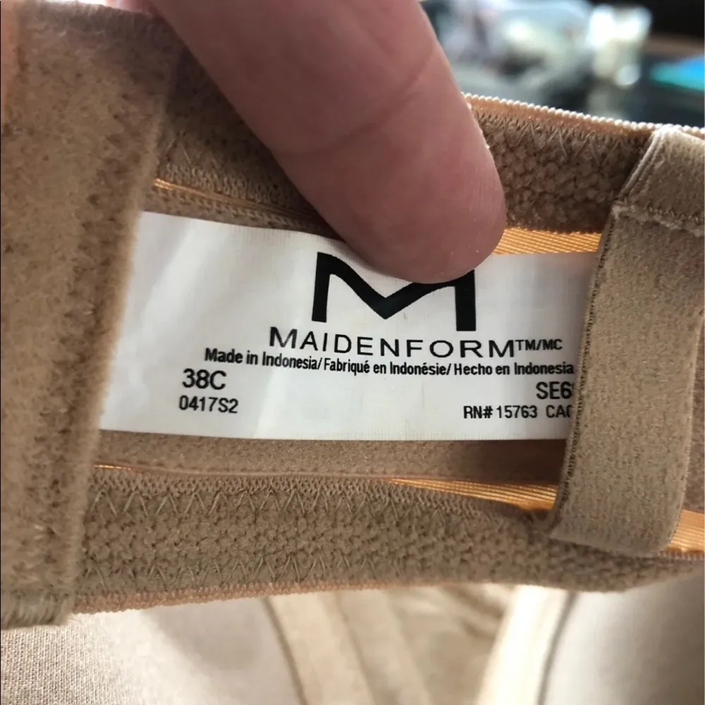 Maidenform stay put strapless size 38C - Image 3