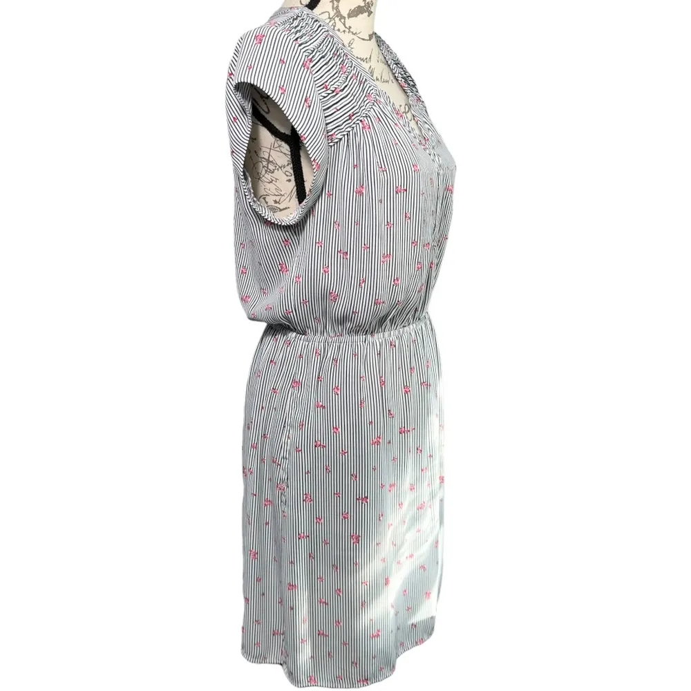 Casual Pinstripe Floral Dress with V-Neck and Elastic Waist - Summer Ready! - Image 2