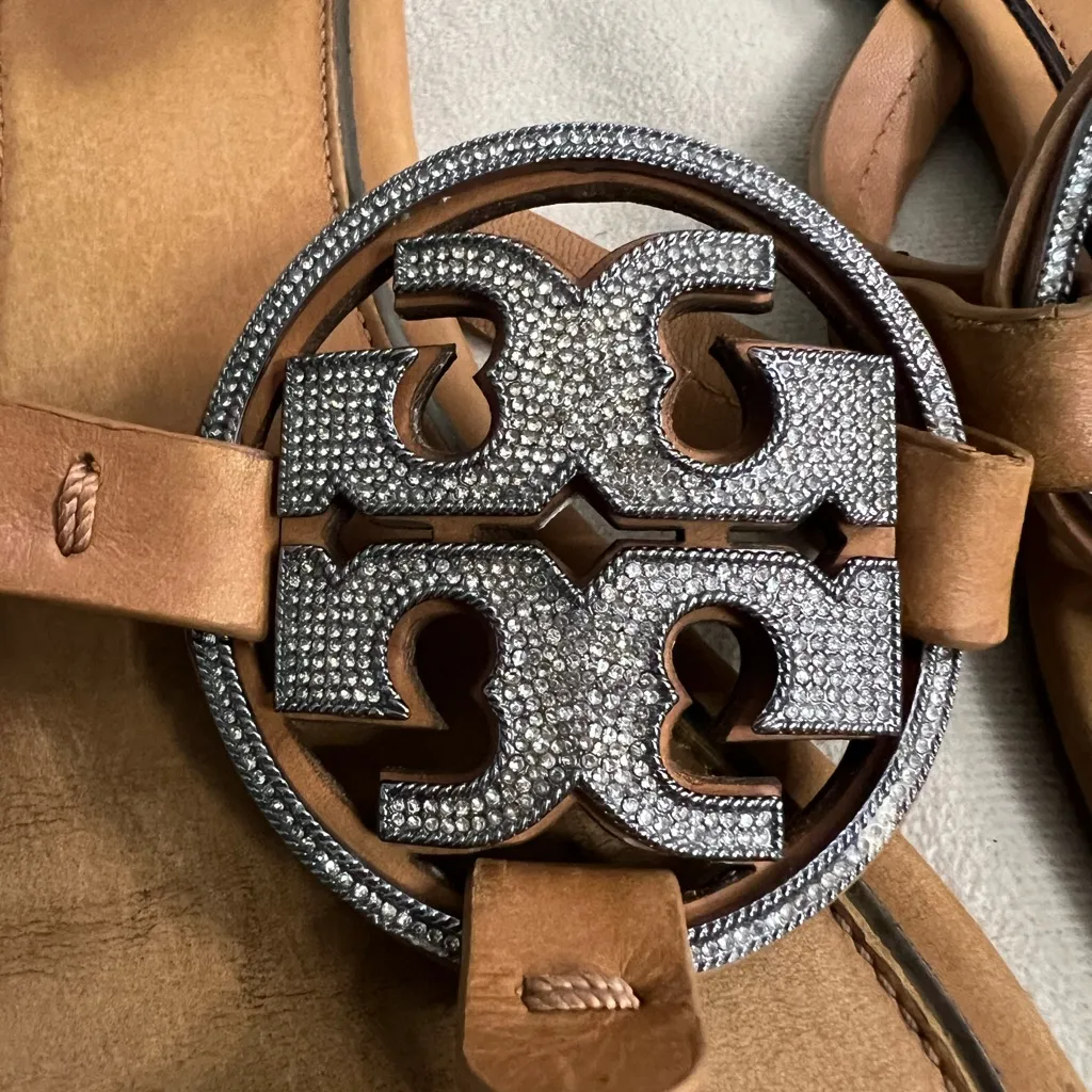 ✨ Tory Burch Logo Thong Sandals | Tan Leather | Silver Logo Medallion ✨ - Image 5