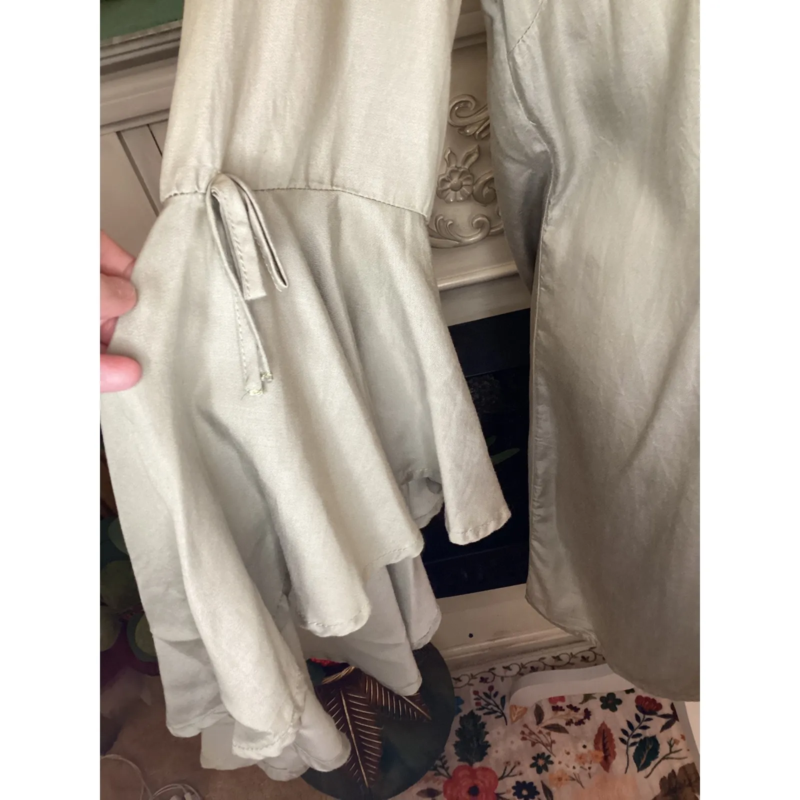 HOPE & HARLOW Women's Dress Size 10 Drab Chino V Neck Ruffle Bell Sleeve Green - Image 2