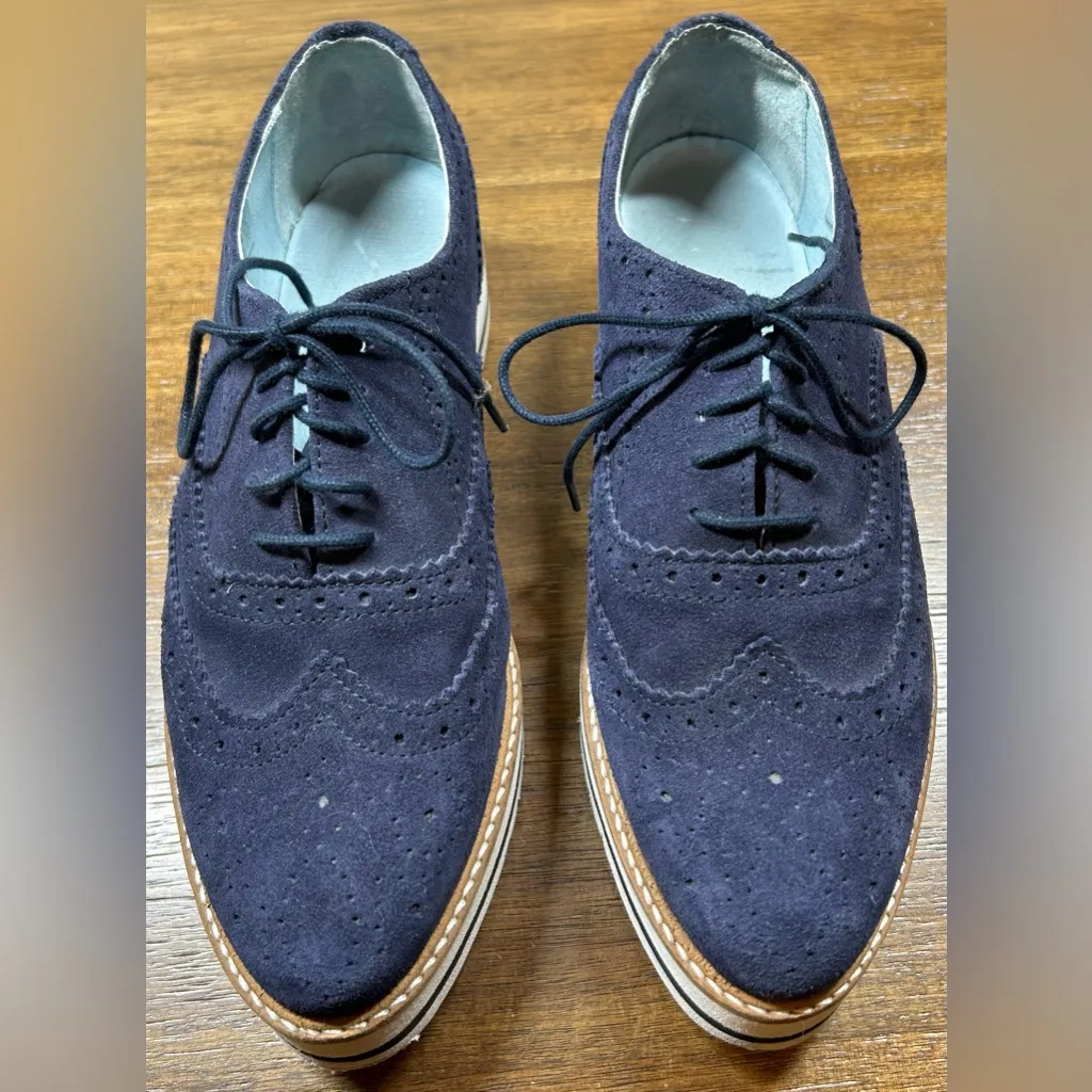 Women’s Size 7.5 Lace Up Flats Blue Suede Wingtip Oxford Shoe - Image 3