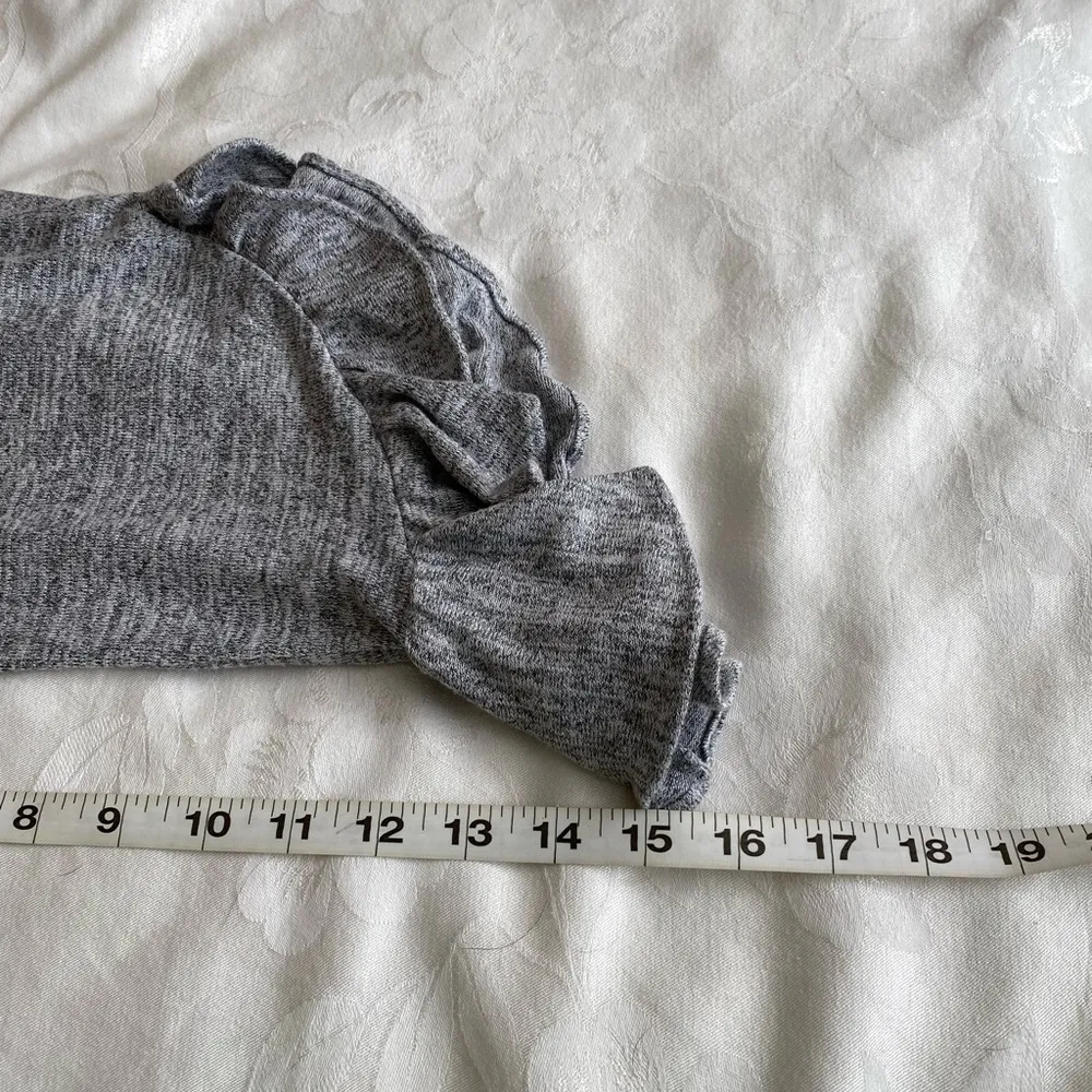 Banana Republic Gray Ruffle Sleeve Pullover Sweater XL - Image 4