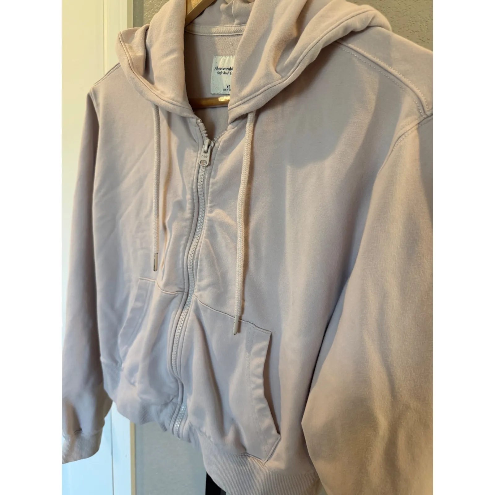 Abercrombie & Fitch Womens Cropped Zip Up Hoodie Light Pink XS Soft Collection - Image 3