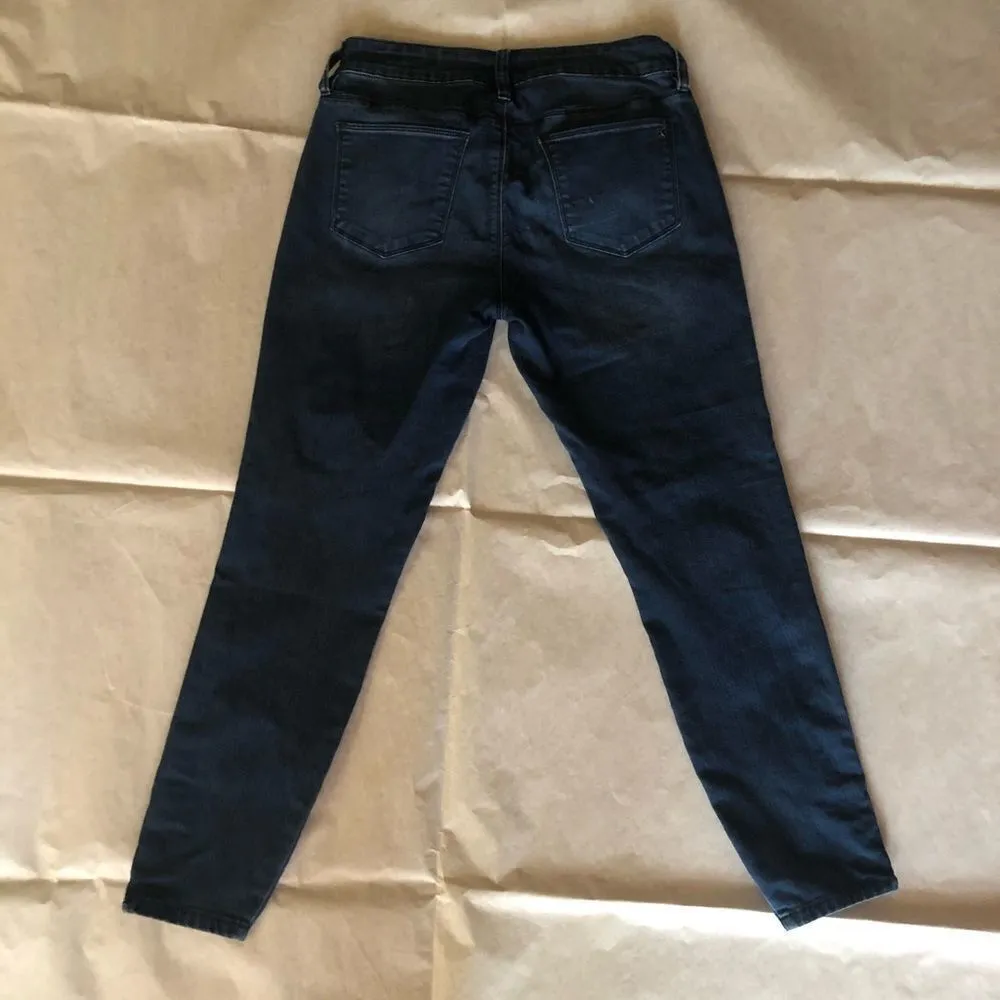 Guess Skinny Jeans w/ laces on the end of each leg - Image 5