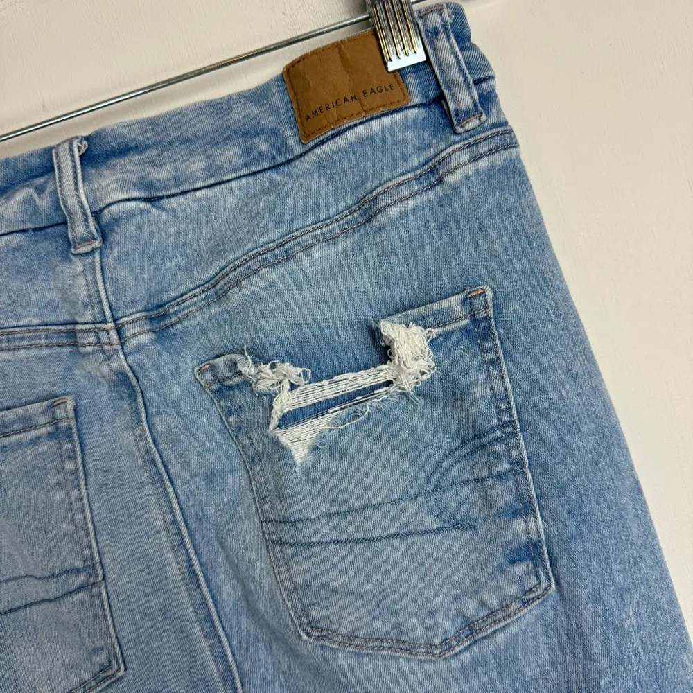 American Eagle Sz 8 LONG Curvy Hi Rise Jeggings Light Wash Distressed - Image 12