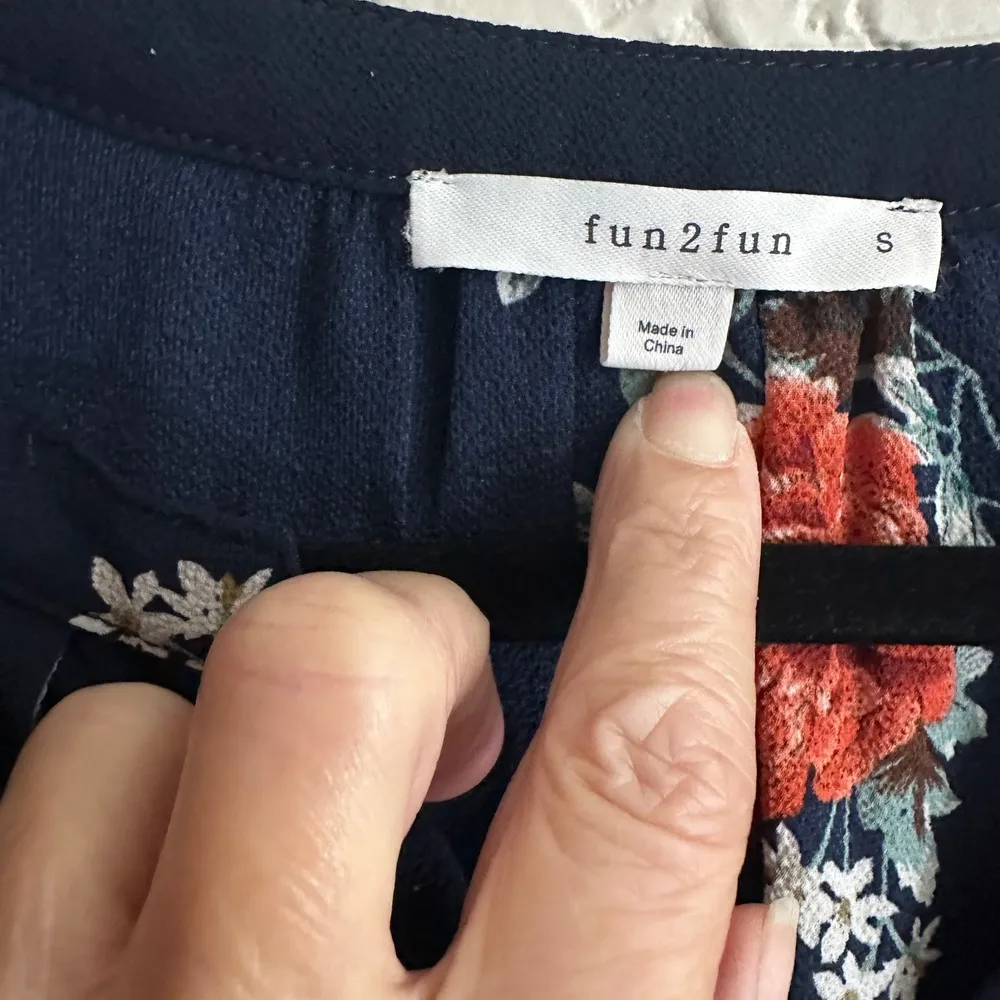 Fun 2 Fun Navy Blue Multicolor Small Floral Short Cap Sleeve Split V-Neck Blouse - Image 9