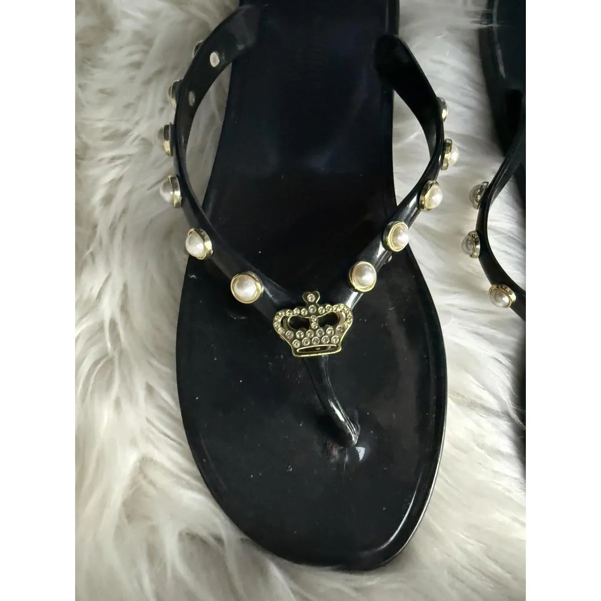 Juicy Couture Black Sandals with Pearl and Crown Embellishments - Image 3