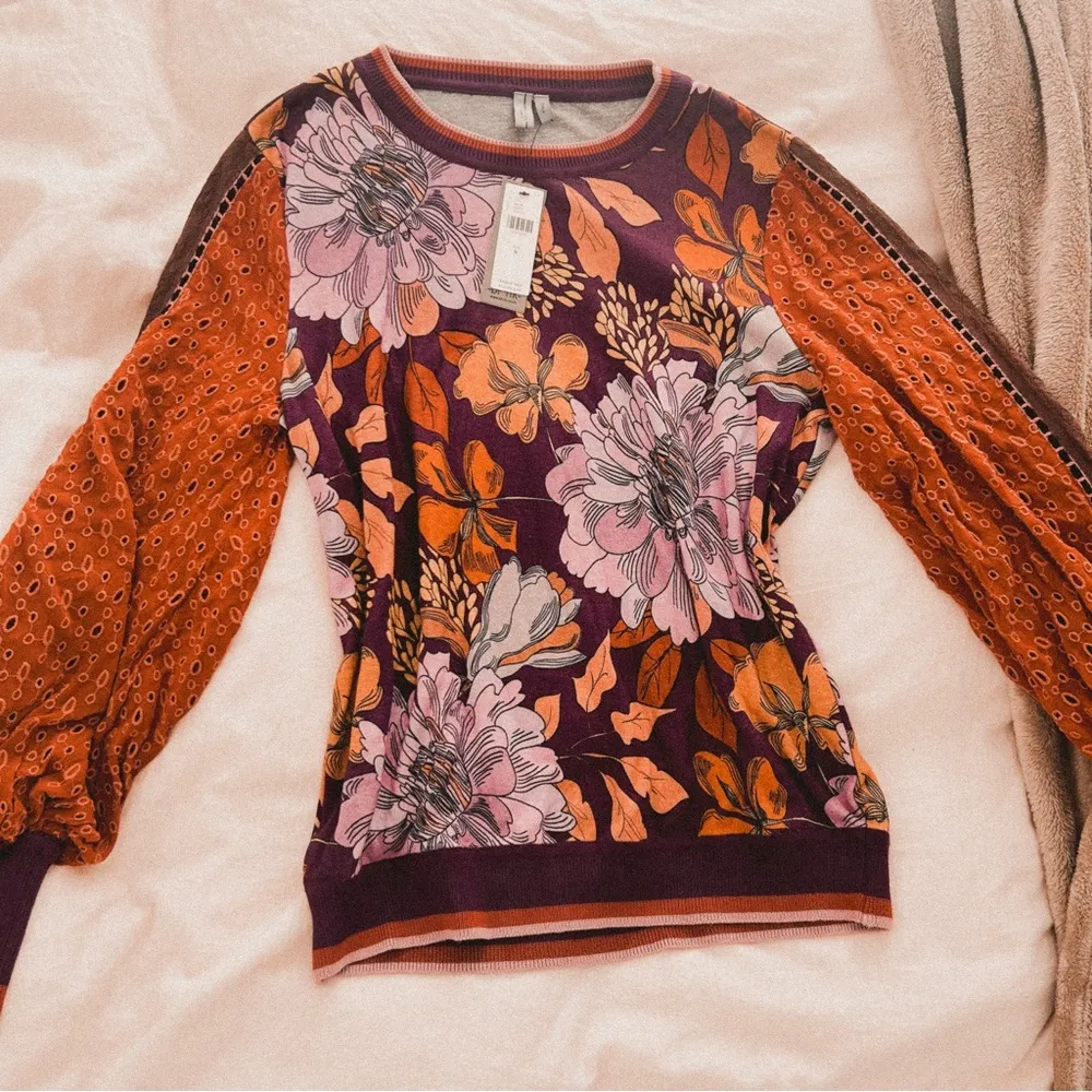 Anthropologie Bl^nk Contrast Eyelet Pullover Top Purple Motif  Floral mixed NWT - Image 6