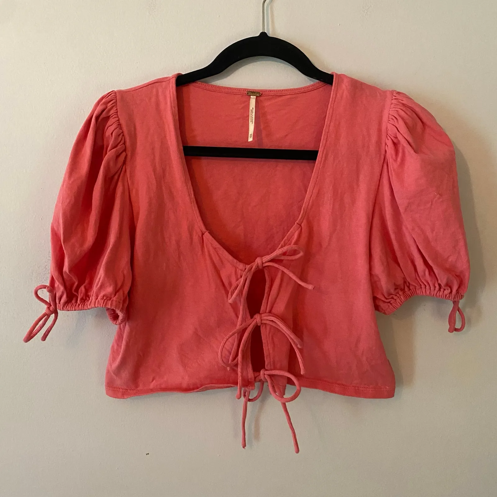 Free People Hot Pink Kitty Tee Puff Sleeve Cropped Tie Blouse Women's size XS - Image 2