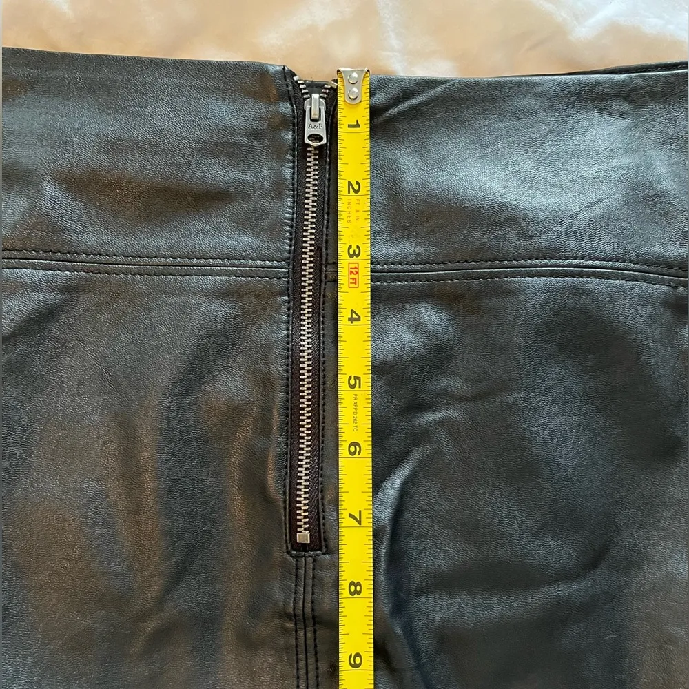 Abercrombie & Fitch black faux leather mini skirt - Image 8