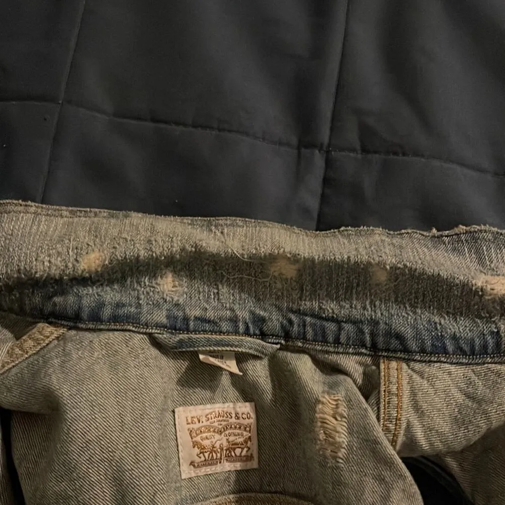 Levi’s Distressed Denim Vest - Image 4