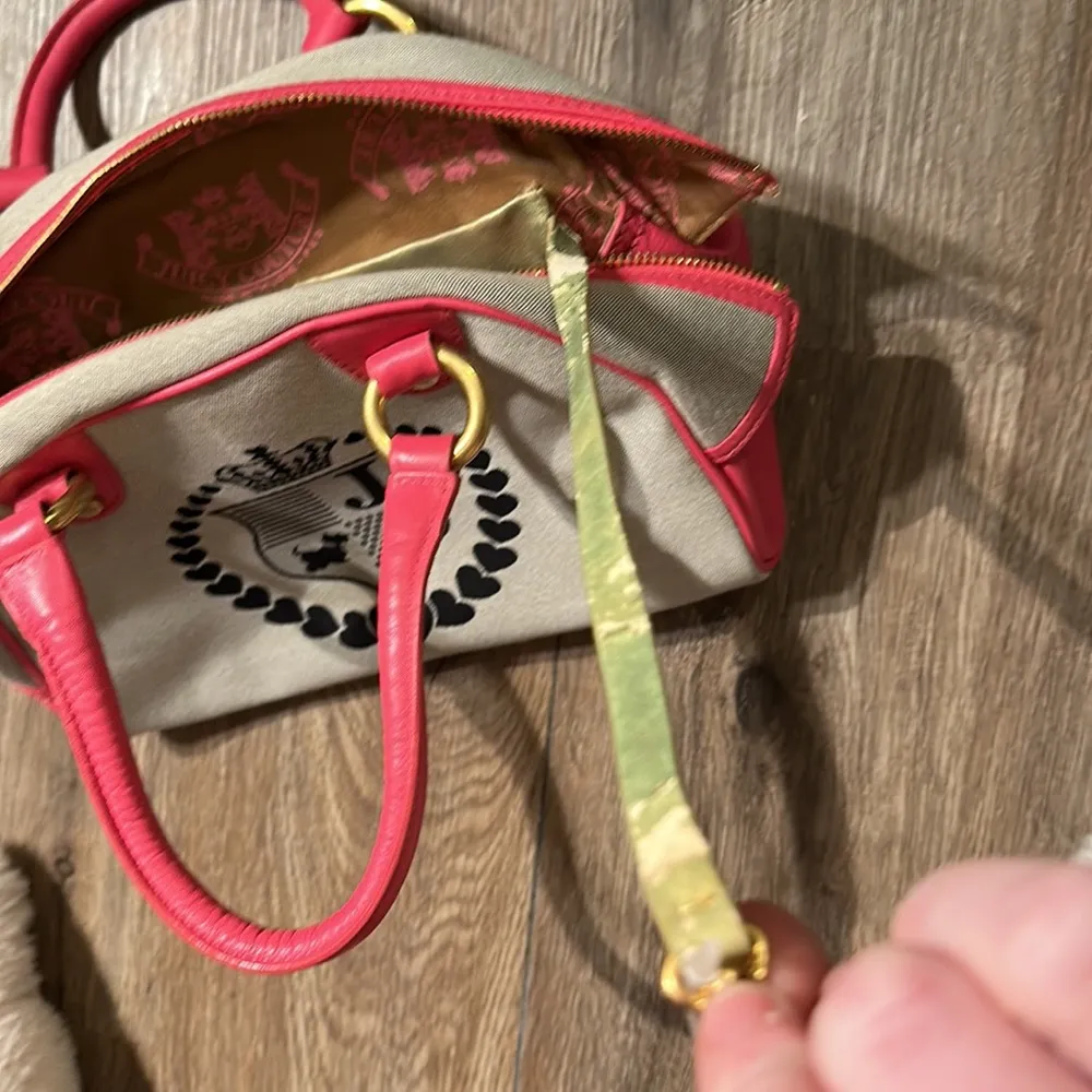 Juicy Couture Scotty Dog Bowler Bag some peeling and fading inside the bag - Image 8