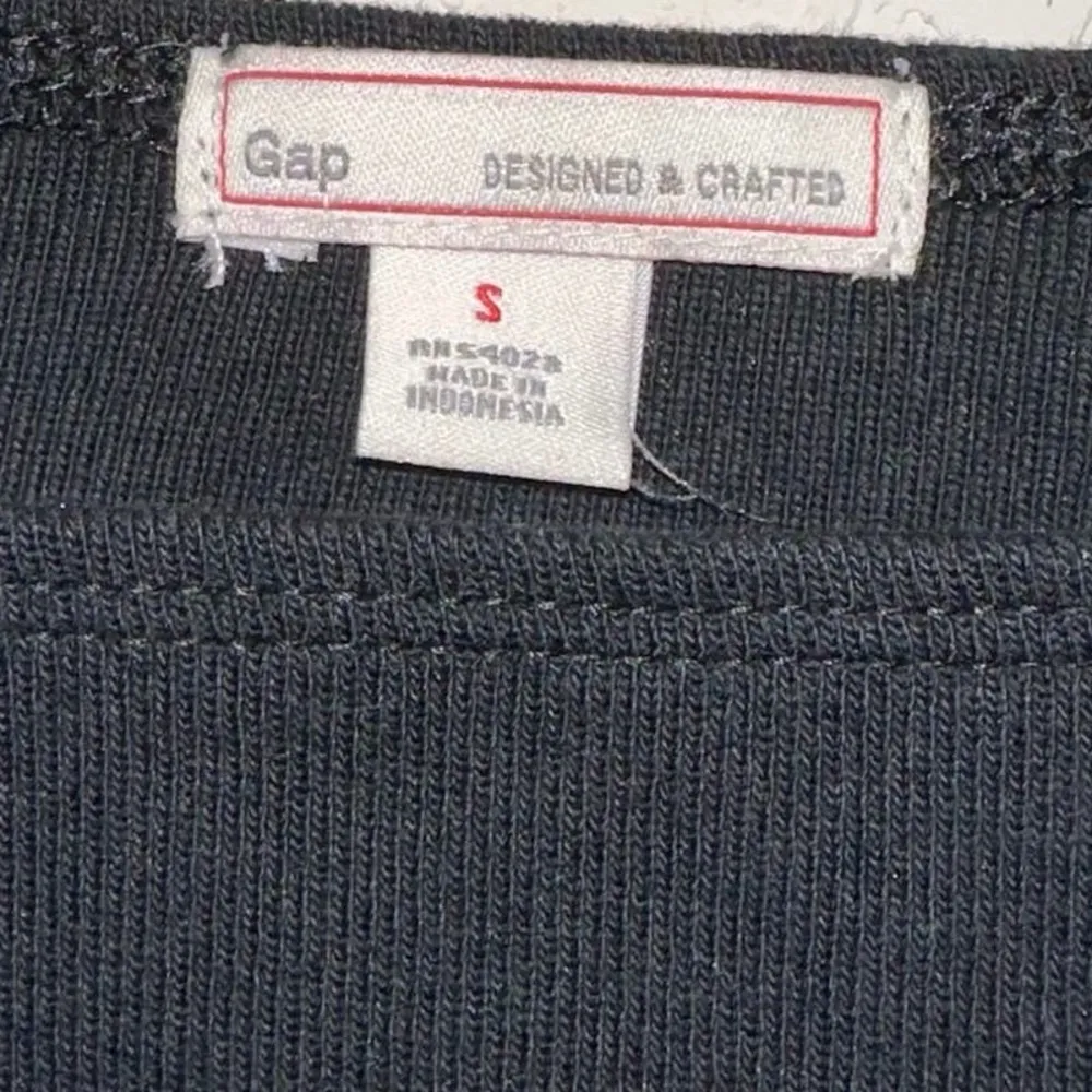 Gap Black Three Quarter Sleeve Side Zipper Blouse - Image 3