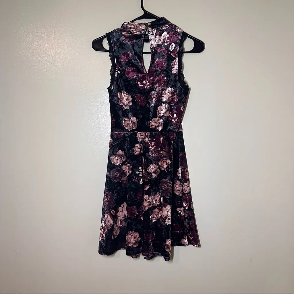 Xhilaration Black and Pink Floral Velvet Dress - Image 2