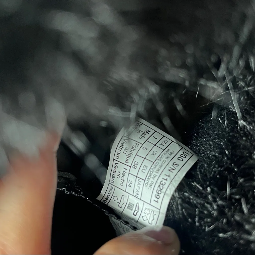 UGG Adirondack Boot Patent (Black) - Image 7