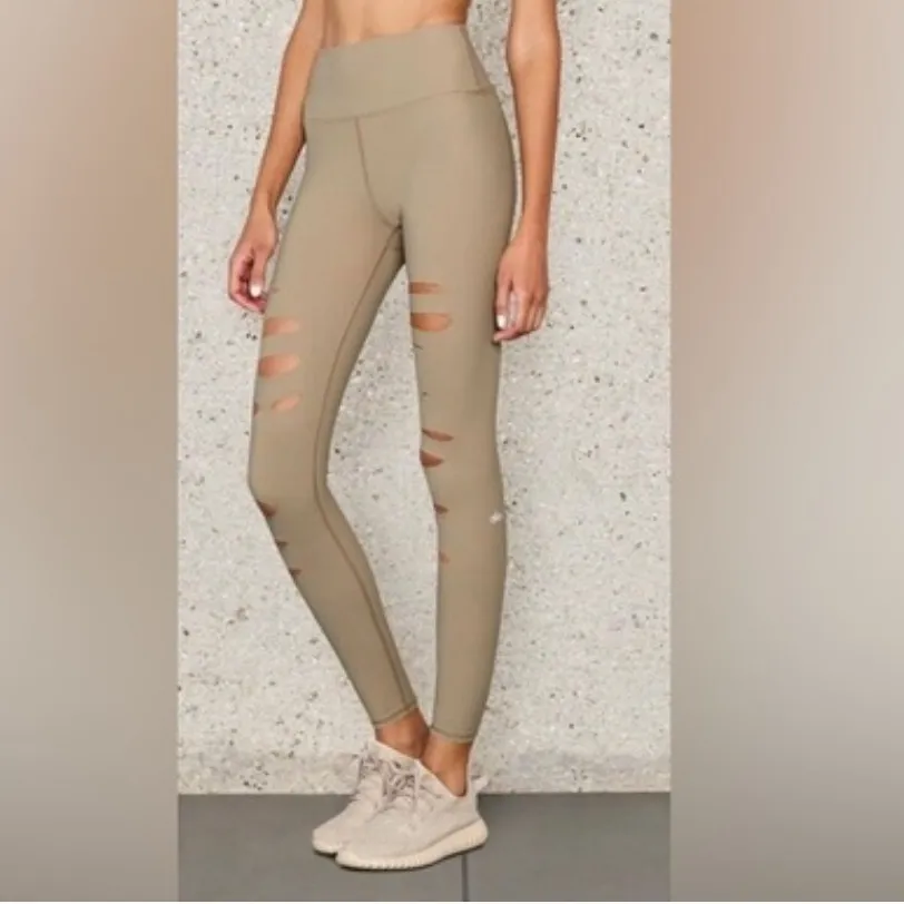Alo Yoga Women’s Tan High Waist Ripped Warrior leggings size Small - Image 10