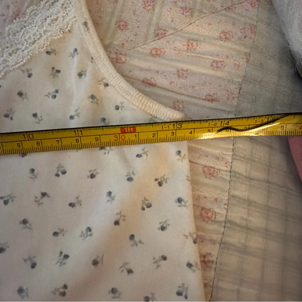 Brandy Melville Cream Lace Trim Top - Image 5