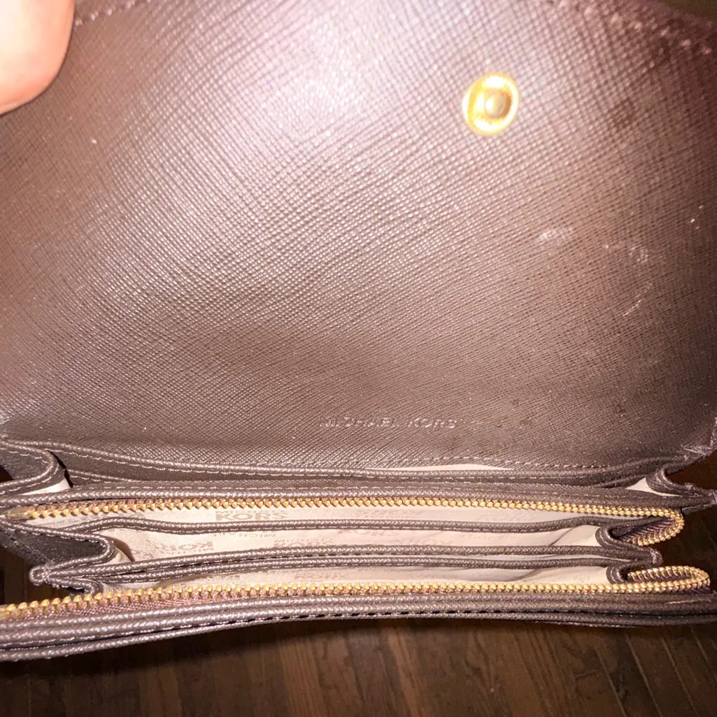 Michael Kors Wallet - Image 4