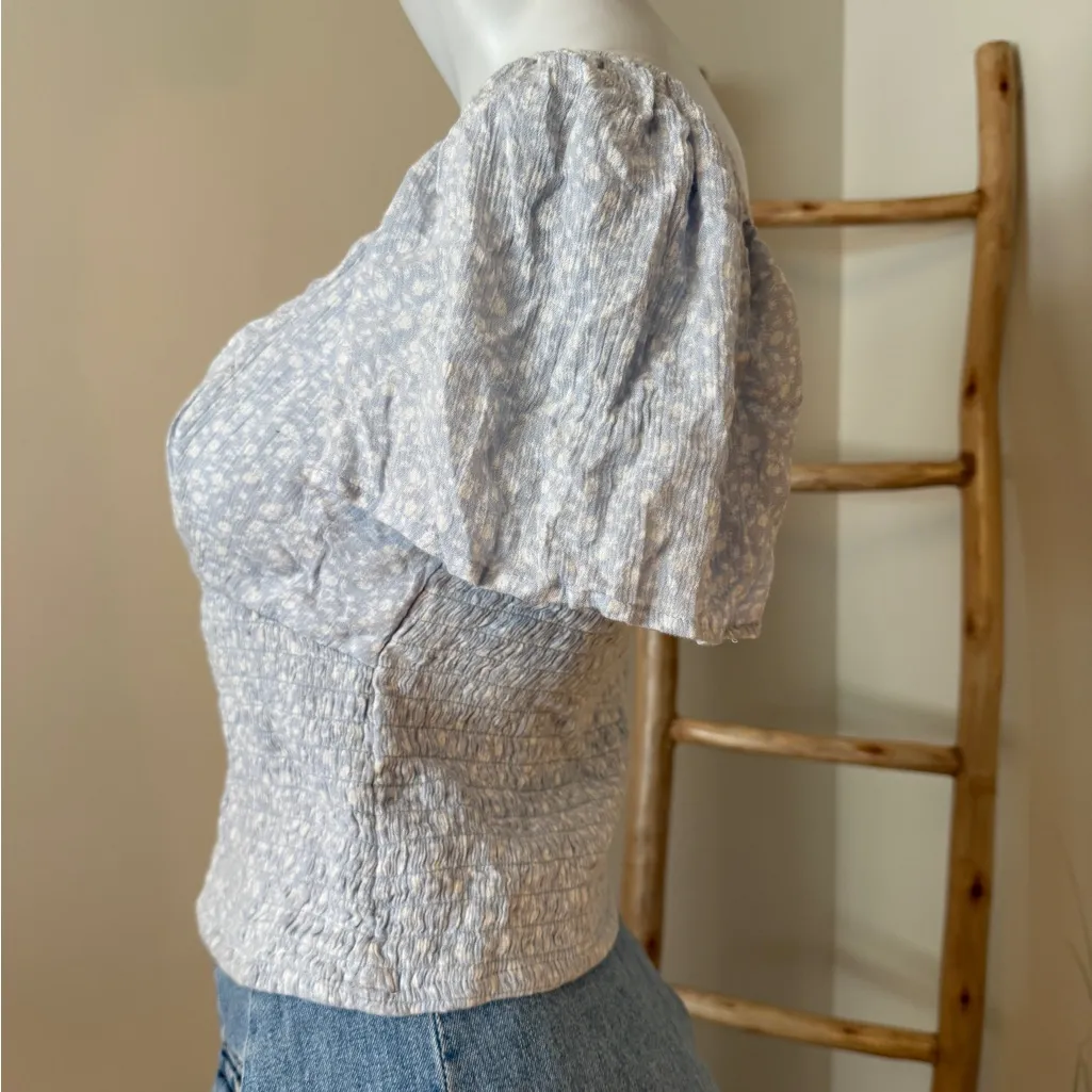 Abercrombie & Fitch Baby Blue And White Floral Smocked Crop Puff Sleeve Large - Image 4