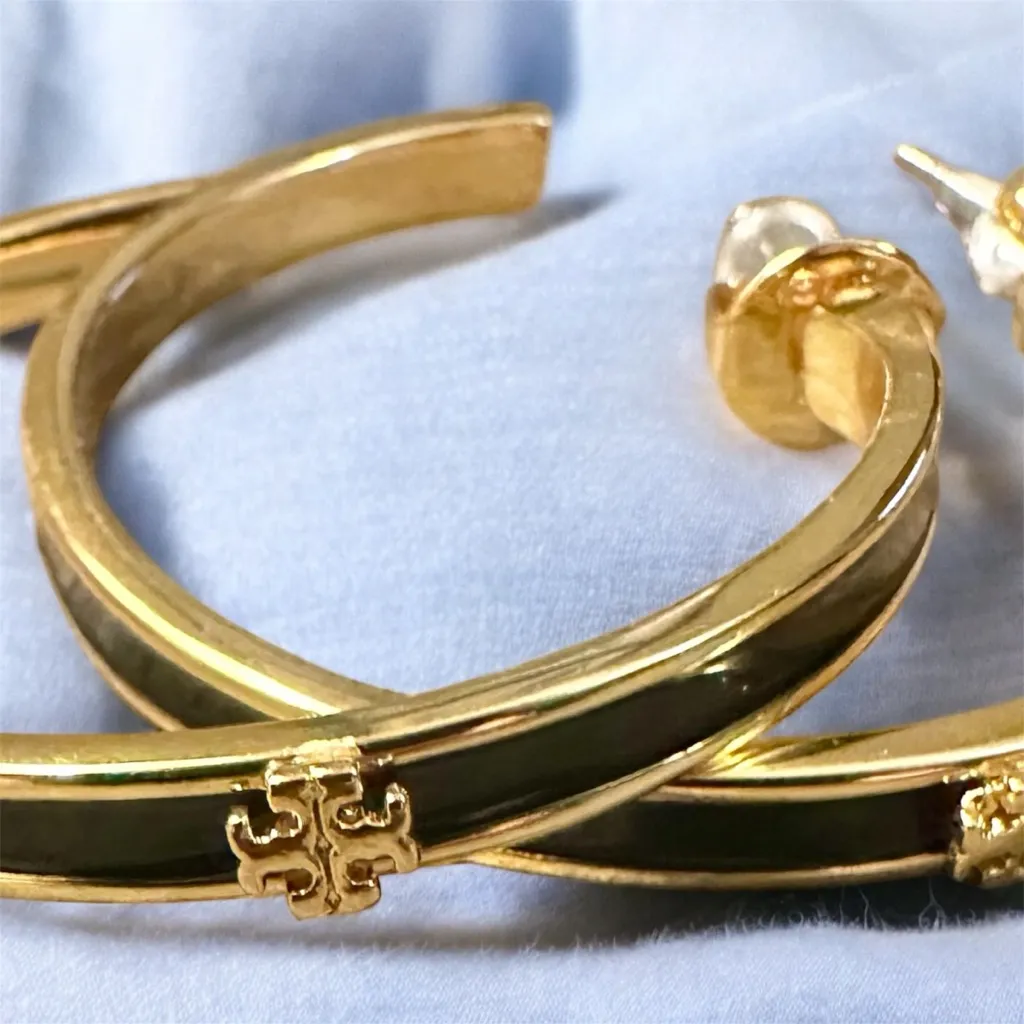 New Auth. Tory Burch Kira Gold and Black enamel hoop earrings on TB Earring Card - Image 3