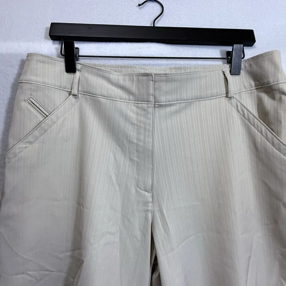 Women's Nike Golf Light Tan Pinstripe Bermuda Shorts Size 14 Quick Dry Athletic - Image 4