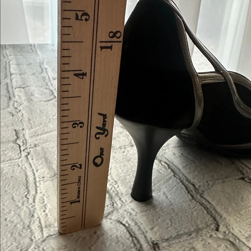 Gianni Bini Black and Metallic Silver Heels Open Toe size 8 M Leather Upper - Image 16