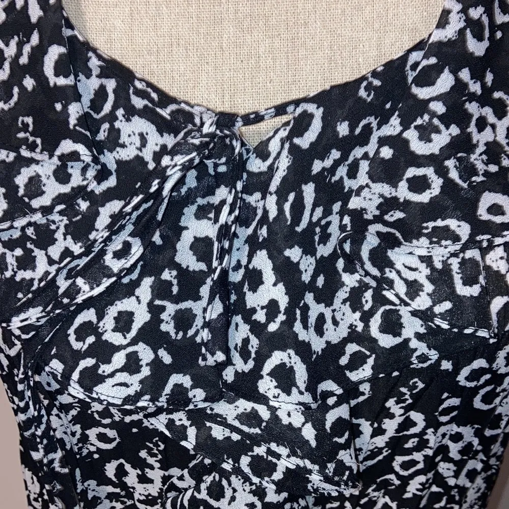 Allison Taylor Women’s Ruffle Top Short Sleeve Blouse Small S Black & White - Image 2