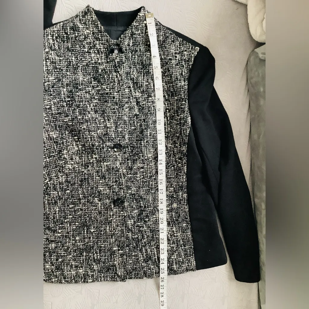 NICE  COMFY blazer 🤍🖤🤍🖤🤍 - Image 10