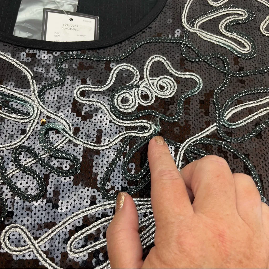 Investments Black Sequin Top‎ Short Sleeve Squiggle Size Small NEW *FACTORY FLAW - Image 6