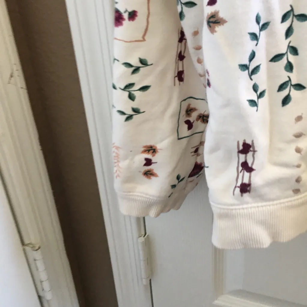 FINAL MARKDOWN Ladies classic elements sweat shirt medium - Image 2