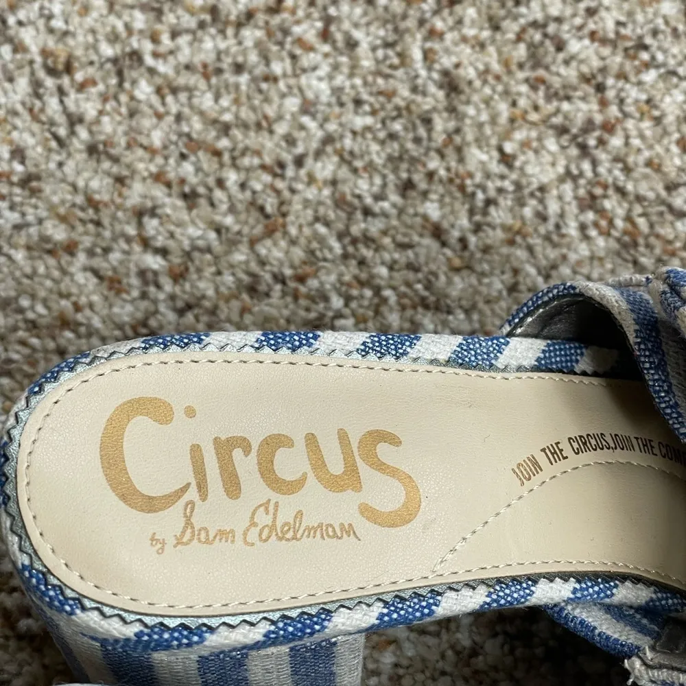 Circus By Sam Edelman Blue And Silver Wedge Sandals Size 6.5 - Image 4