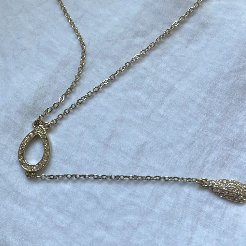 White House Black Market: Gold Tone Long Necklace- drapes - Image 3