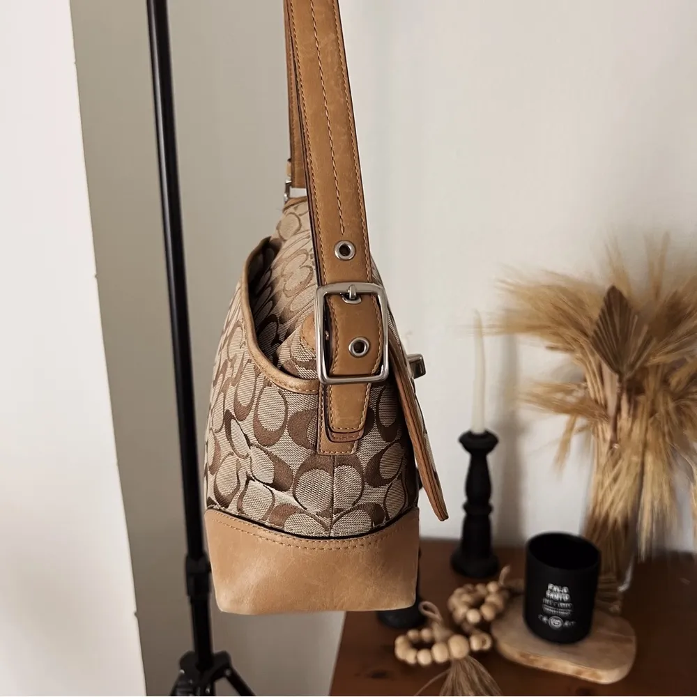 Y2K RESTORED COACH HAMPTON SIGNIATURE TAN SHOULDER BAG - Image 6