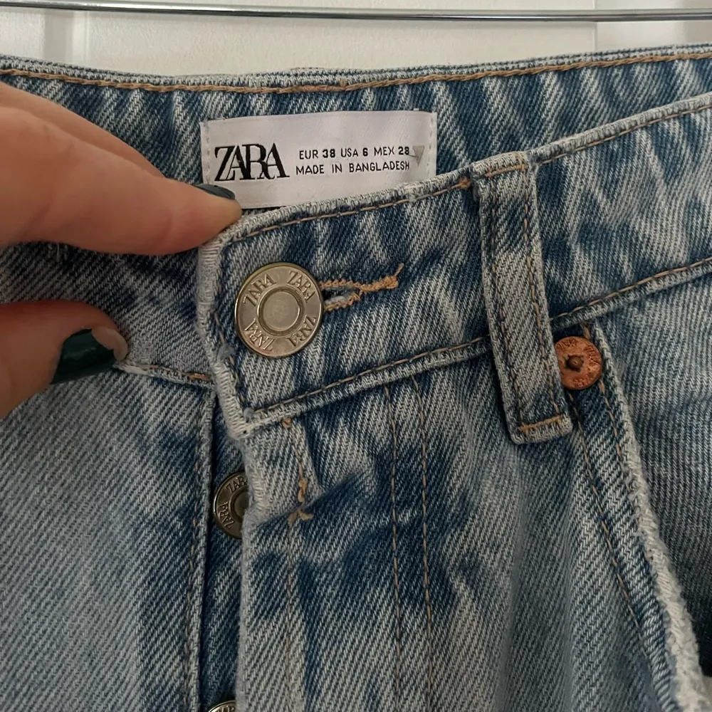 ZARA  distressed jeans. - Image 3