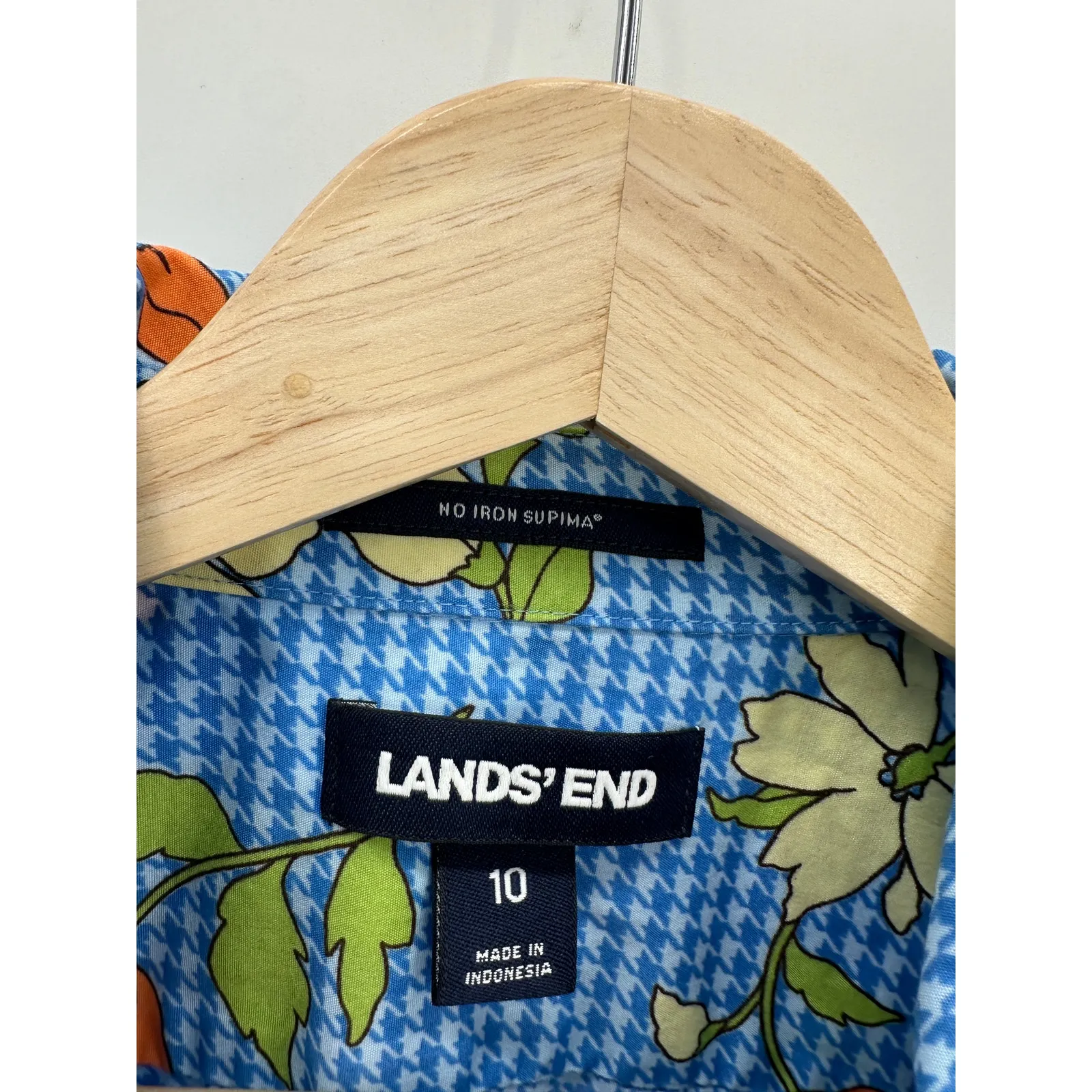 Lands' End Button Down Shirt Women 10 Blue Floral No Iron Supima Long Sleeve - Image 6