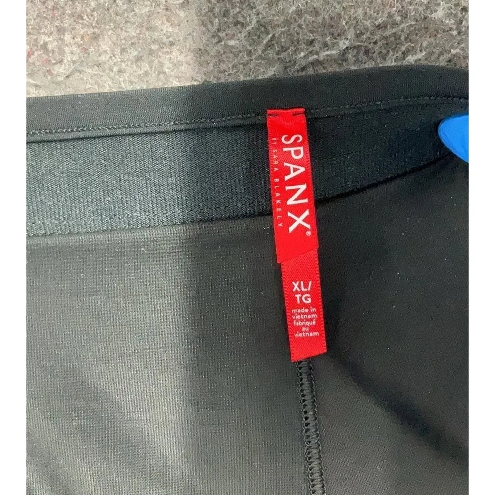 Women's Spanx Black Pants Size XL - Image 3