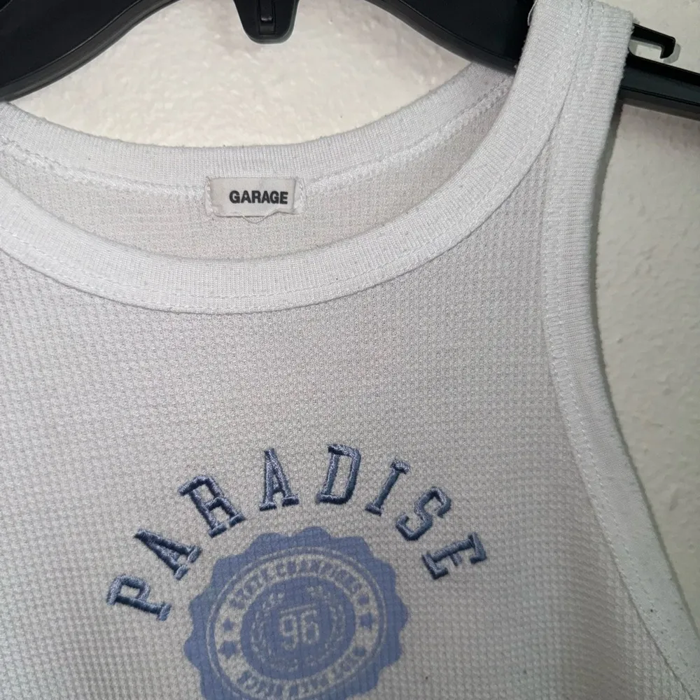 Garage paradise crop top small - Image 4