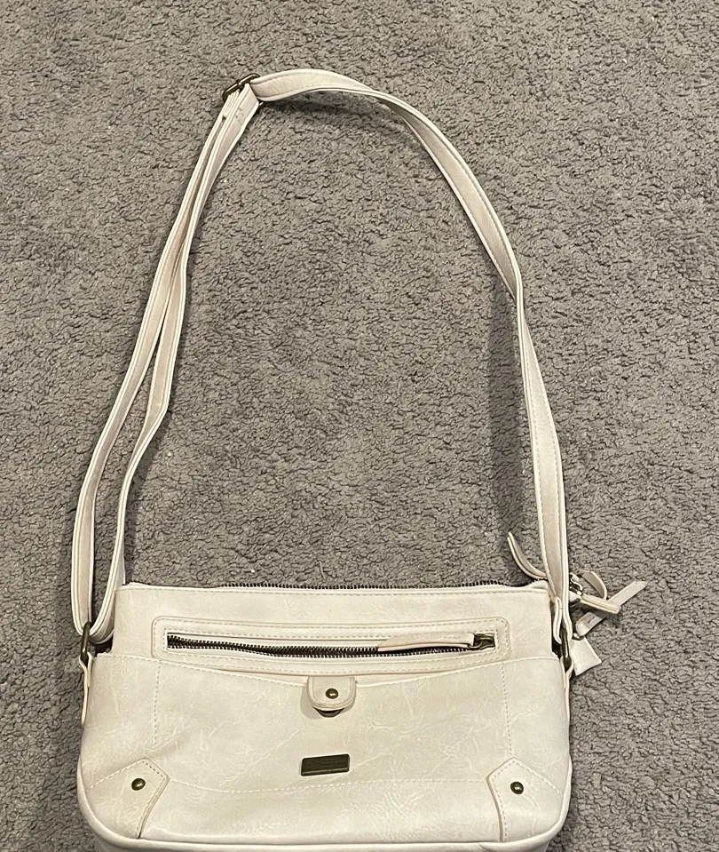 White Mountain Elegant White Shoulder Bag With Multiple Zipper Compartments NWOT - Image 1