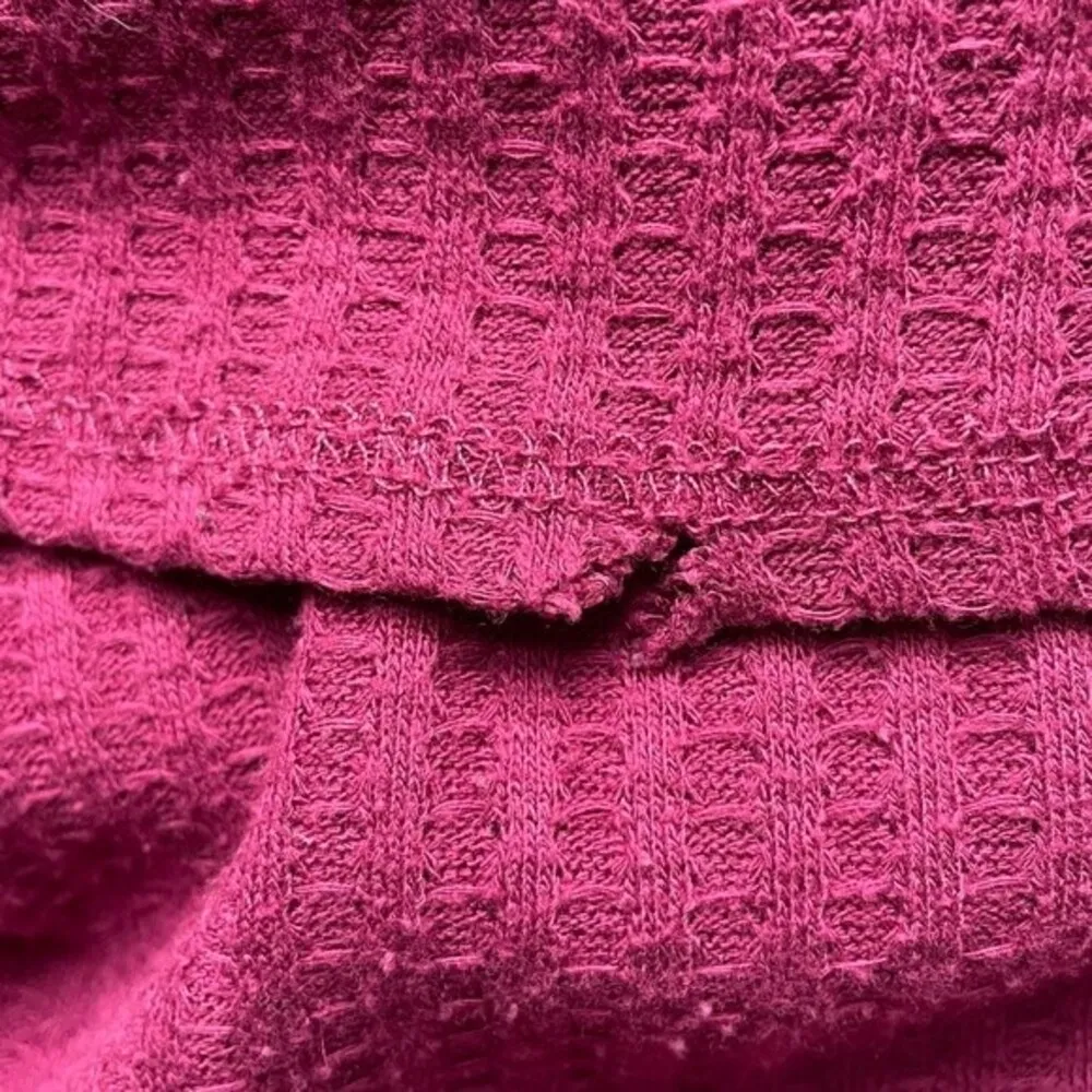 Chaser Waffle Knit Pullover Hoodie Curved Hem Top Raspberry Women’s Size Small - Image 8