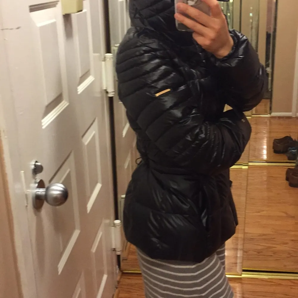 Karl Lagerfeld packable puffer jacket. Xs - Image 4