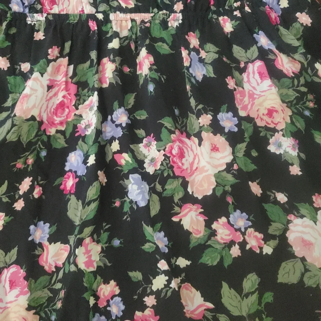 Floral Black and Pink Sleeveless Dress Size Large Super Light  Cute Back - Image 3