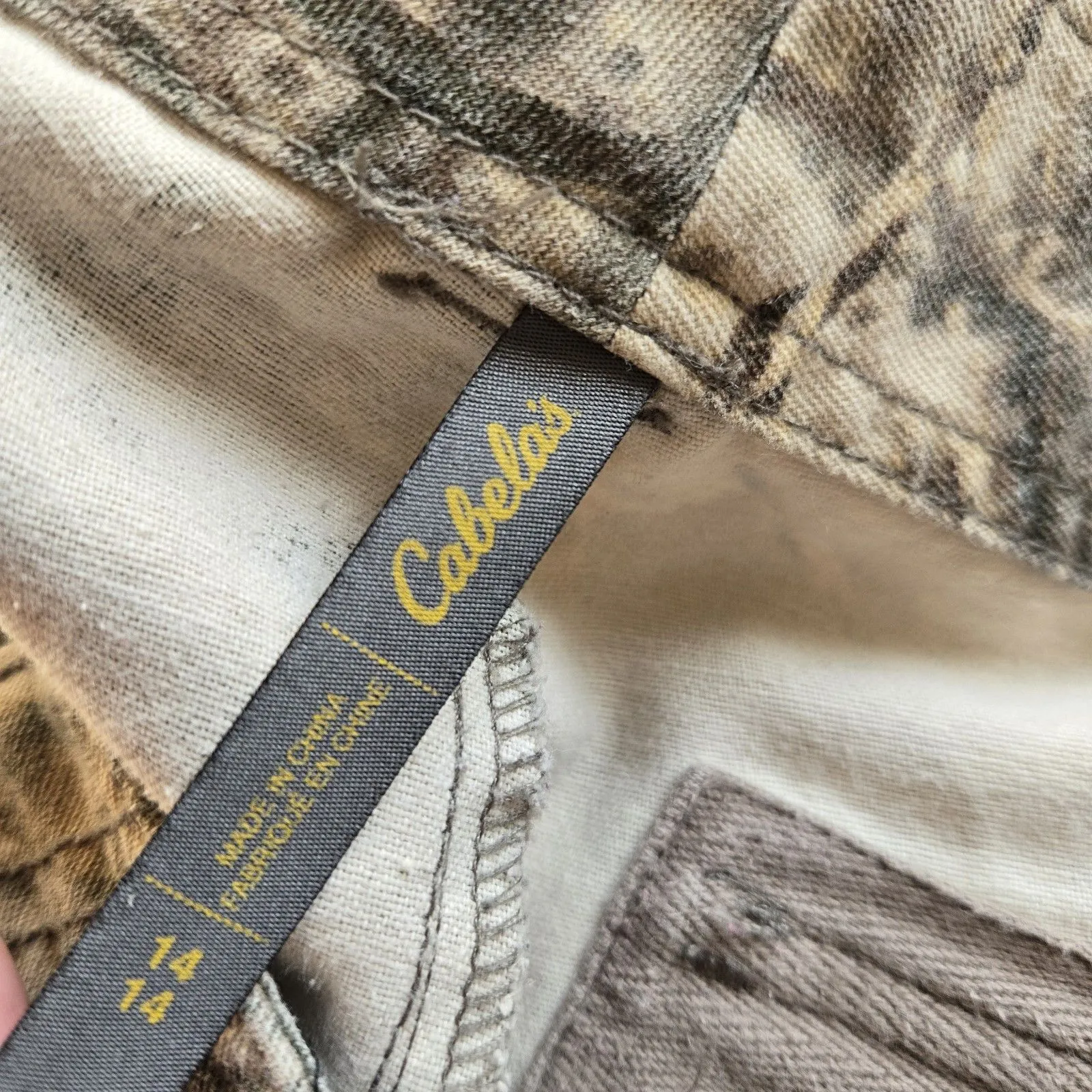 Cabela’s Womens Camouflage Cargo Pants Size 14 (36x31) Hunting Outdoor Camo Tree - Image 3