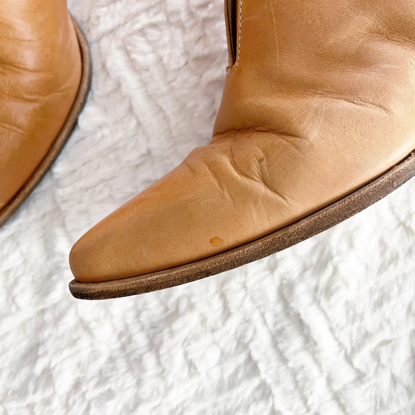 LD Tuttle The Ash Ankle Boot in Tan Leather Size 9 - Image 2