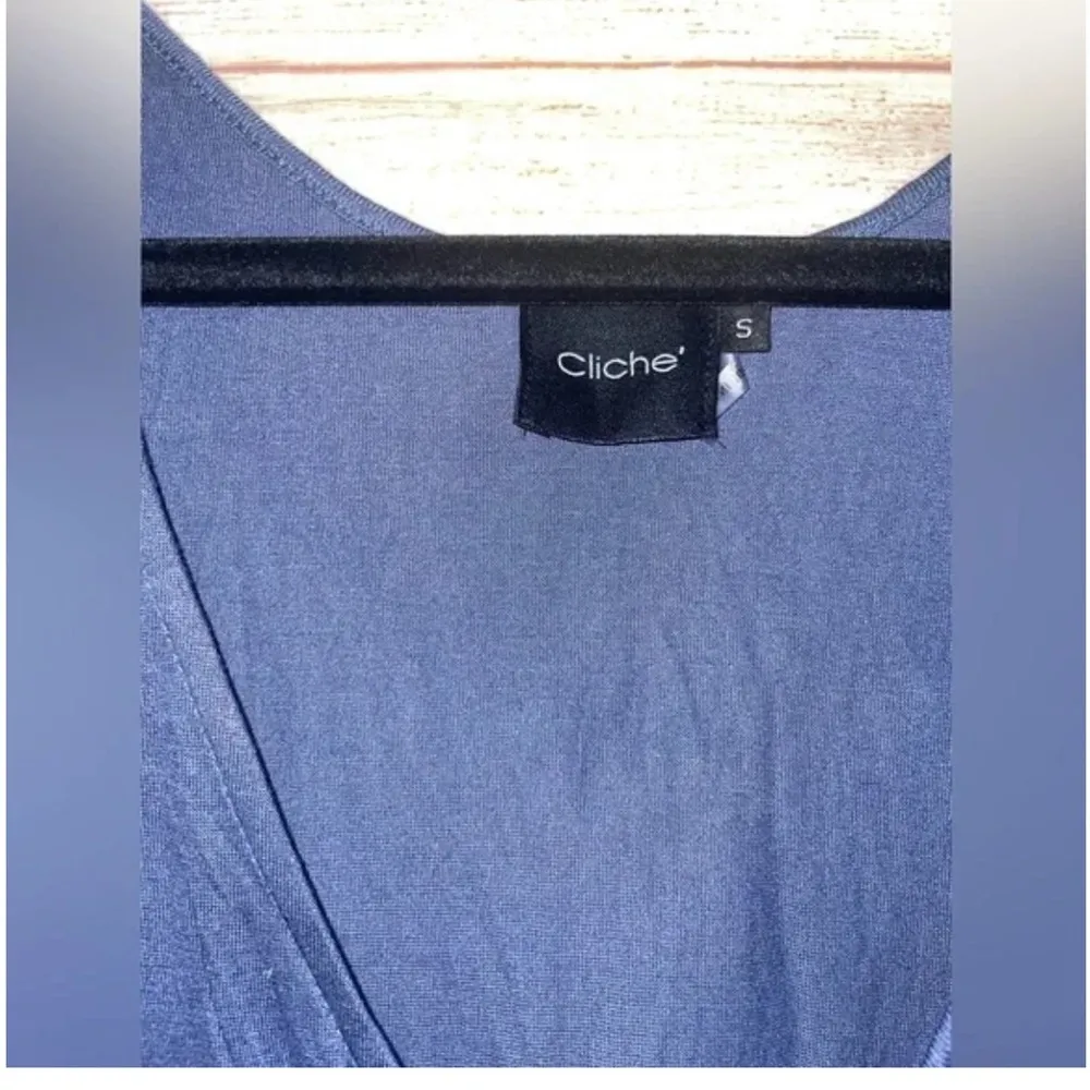 NWT Cliche Float Away Deep V Ruffle Tank navy Blue size small sleeveless top - Image 4