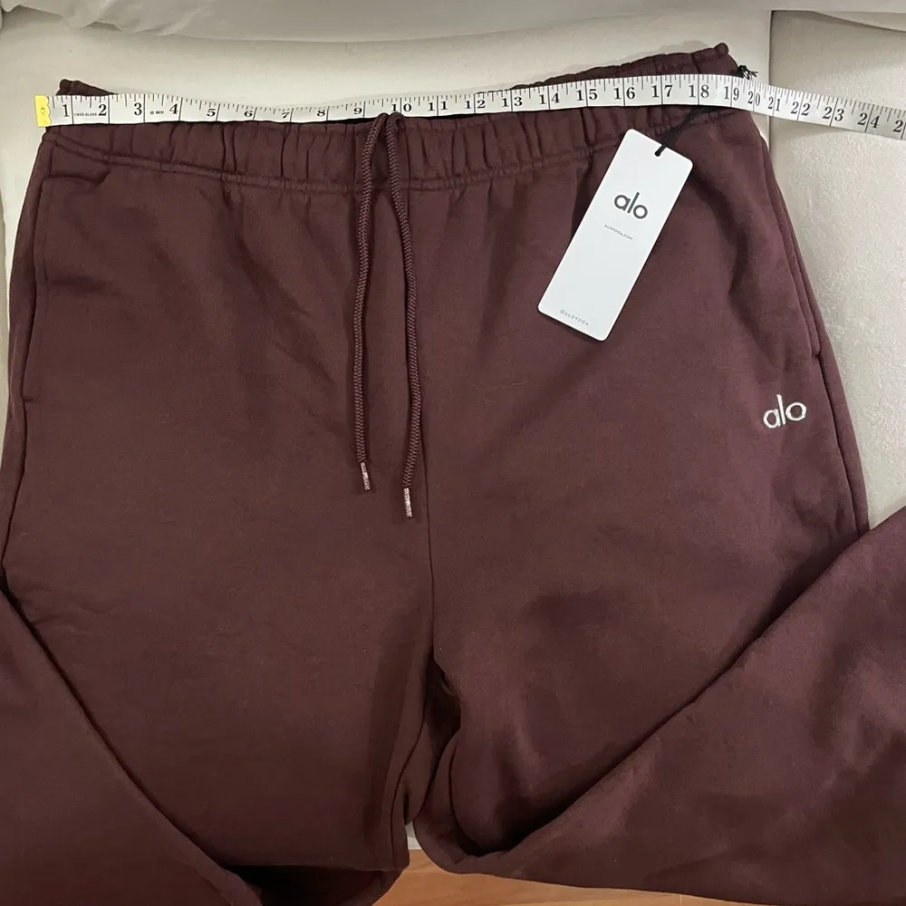 NWT Alo Yoga Accolade Sweatpants Cherry Cola Size 2XL - Image 7