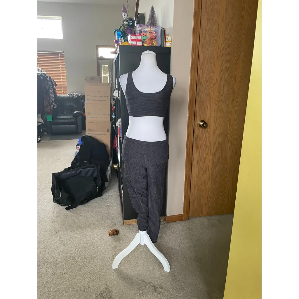 Women's Victoria's Secret Gray Activewear Set Size XS Top Size 8 Leggings - Image 2