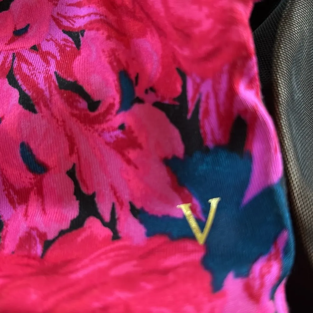 Victoria’s Secret VS High-Neck Light Impact Sports Bra Sz L Pink Navy Padded - Image 7